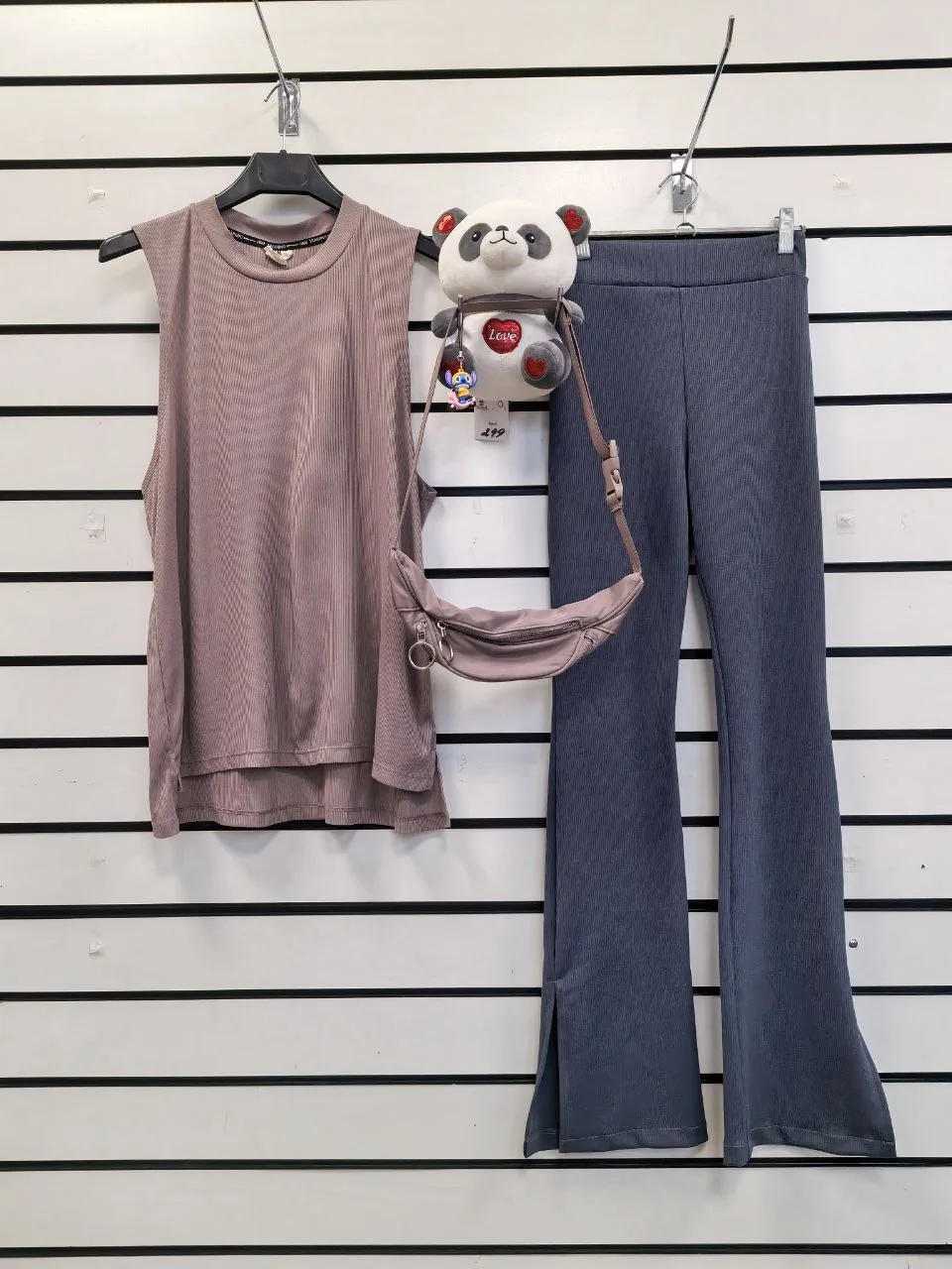 🌸Легкая, эластичная, базовая майка в рубчик. От бренда H&M. В отличном состоянии