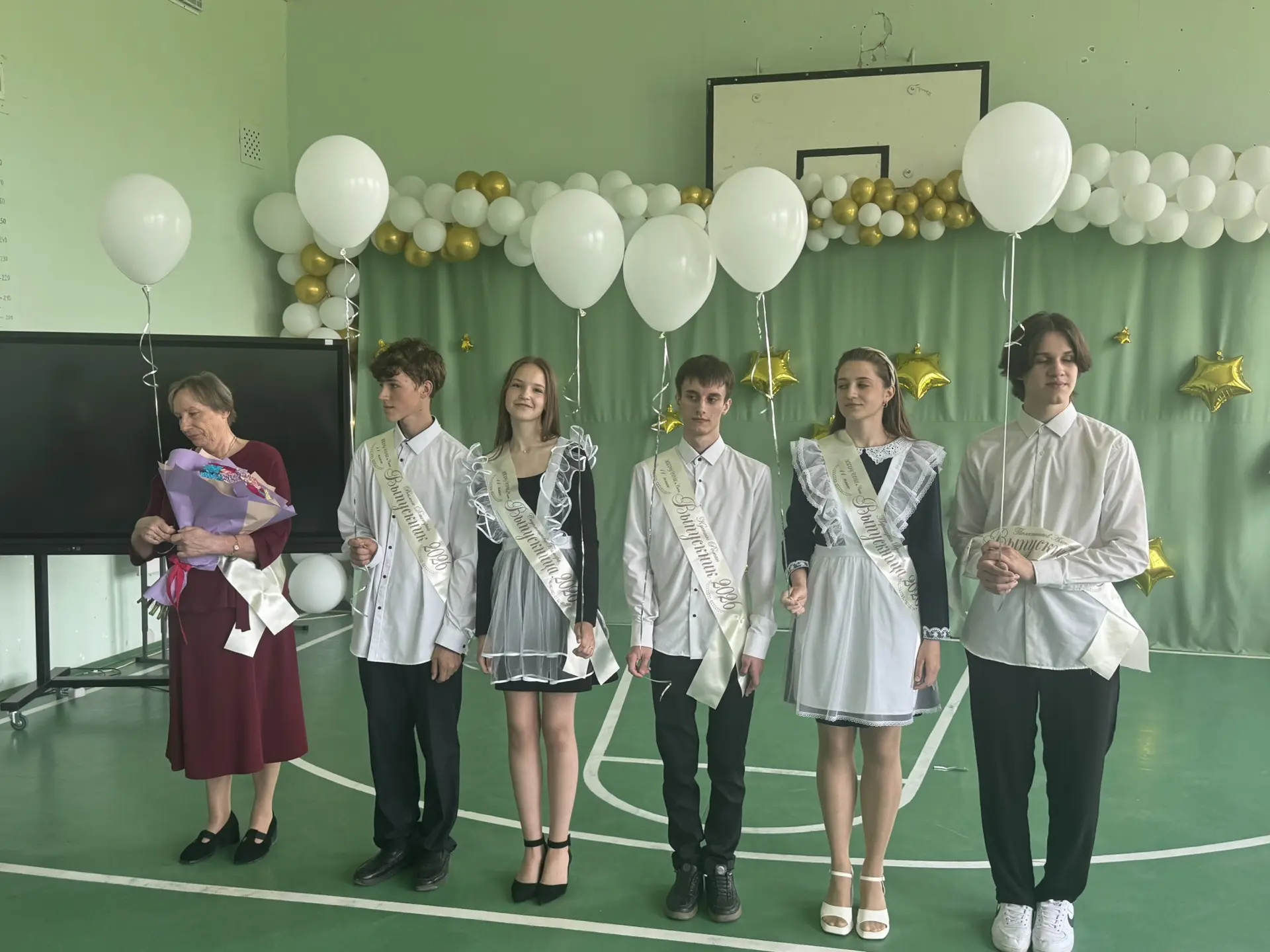 🛎️Последний звонок для одиннадцатиклассников — всегда очень трогательное и волнительно...
