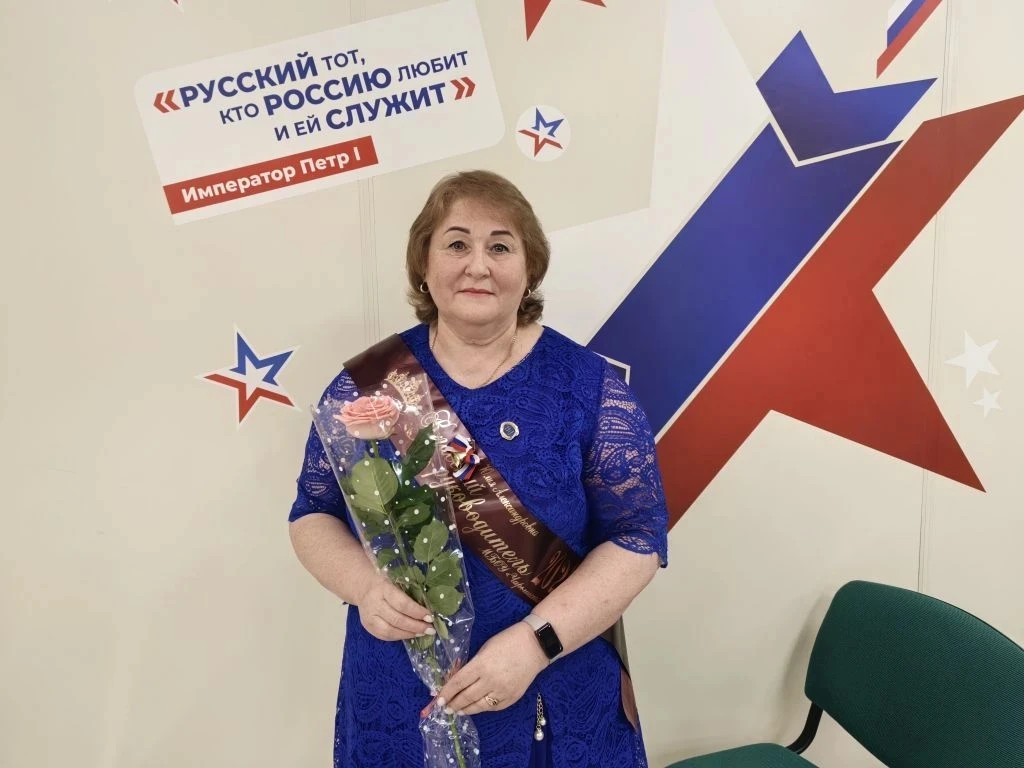 Коллектив МБОУ «Чарышская СОШ» от всей души поздравляет Юлию Александровну Козлову с пр...