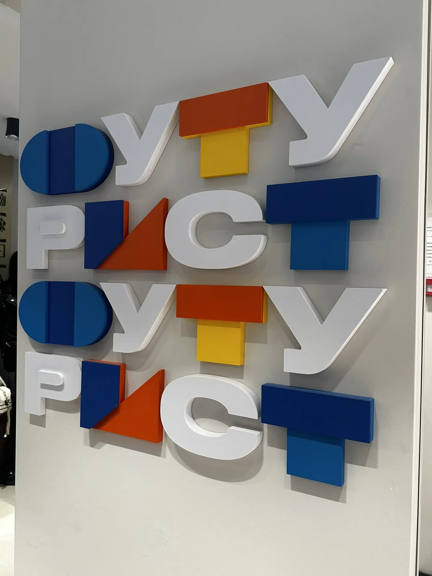 В жилом комплексе «Футурист» от застройщика «Девелопмент-Юг» большинство квартир уже пр...
