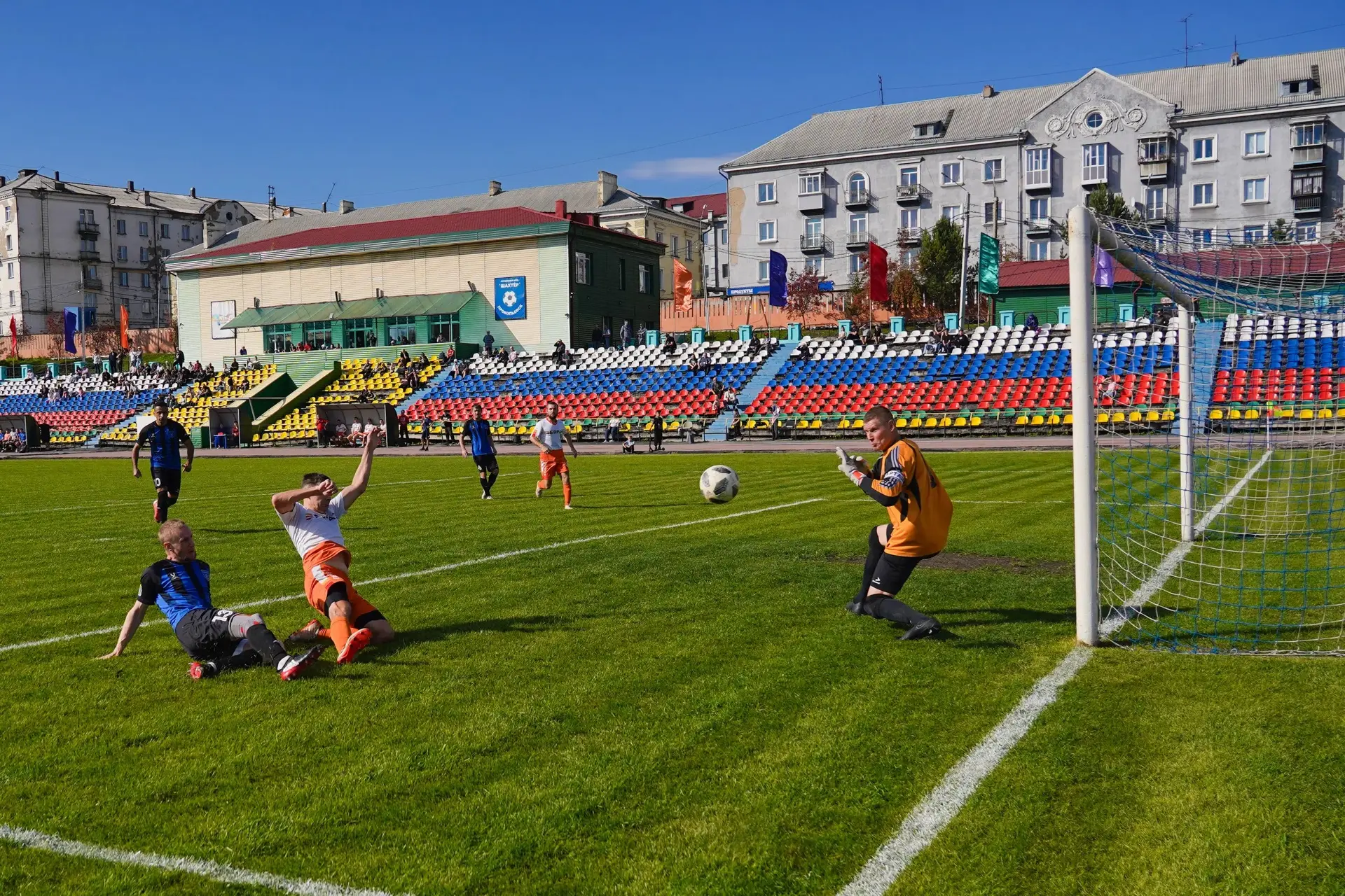 ⚽ «Шахтёр» громит «ЕВРАЗ ЗСМК» 13:0