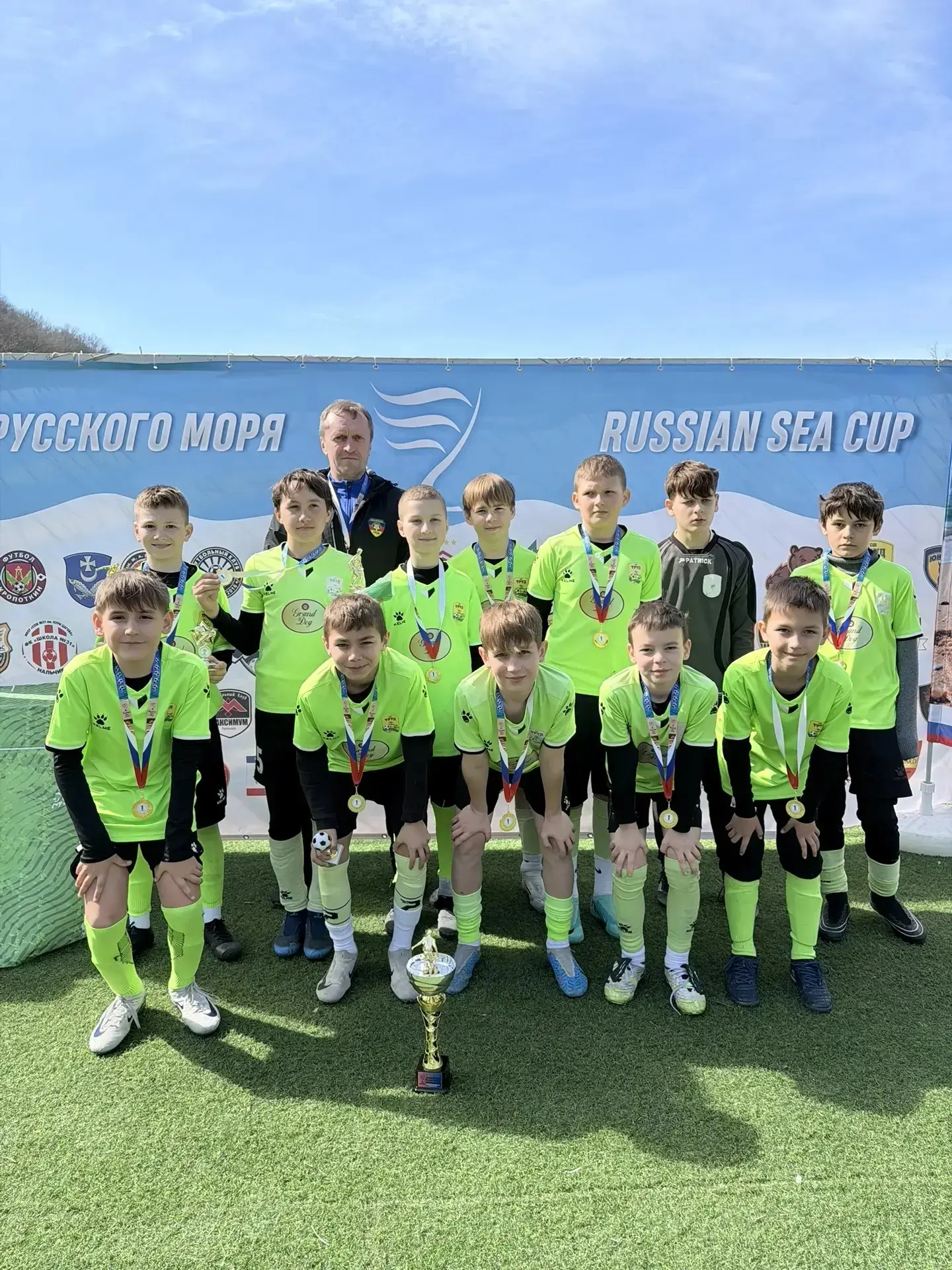 Наши юные футболисты – чемпионы Кубка «Русское море» серебряная лига! 🥇⚽
С 5 по 9 марта 2026 года в