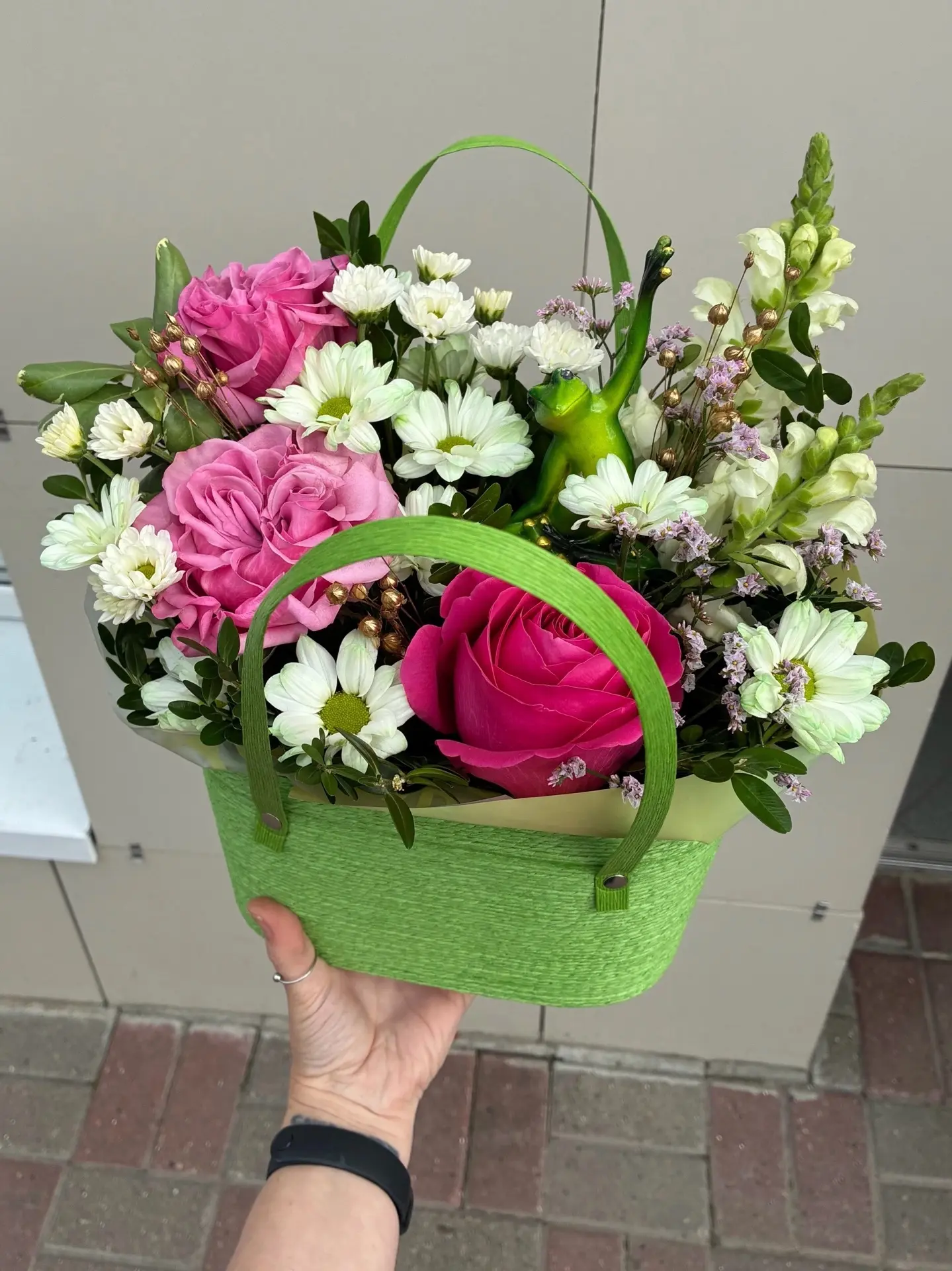 Лето продолжается и мы продолжаем собирать для вас самые яркие букеты🌸