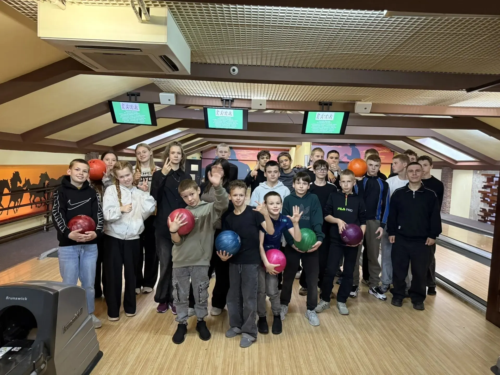 🎳В преддверии Дня защиты детей, 29 мая, старшие воспитанники посетили игровой клуб «Ка...