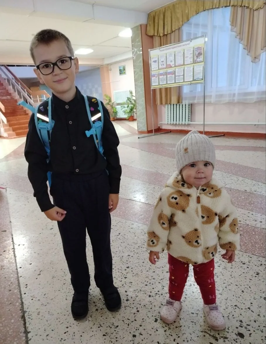 Уводили Артёма  в школу 🌸 наконец пятница 🙏