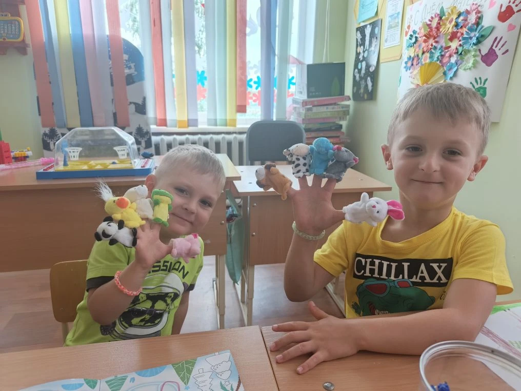 🤞🖖✋Весело и просто...
Наши педагоги Мозоль О. П., Наумова А. С., Ветрова В. В сегодня   познакомил
