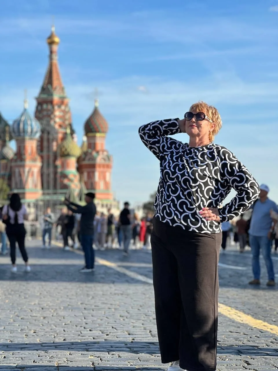 Поздравляем с днём рождения Пешкину Ирину Васильевну 🎊 🎂

Желаем в день такой прекрасный:
Пускай и