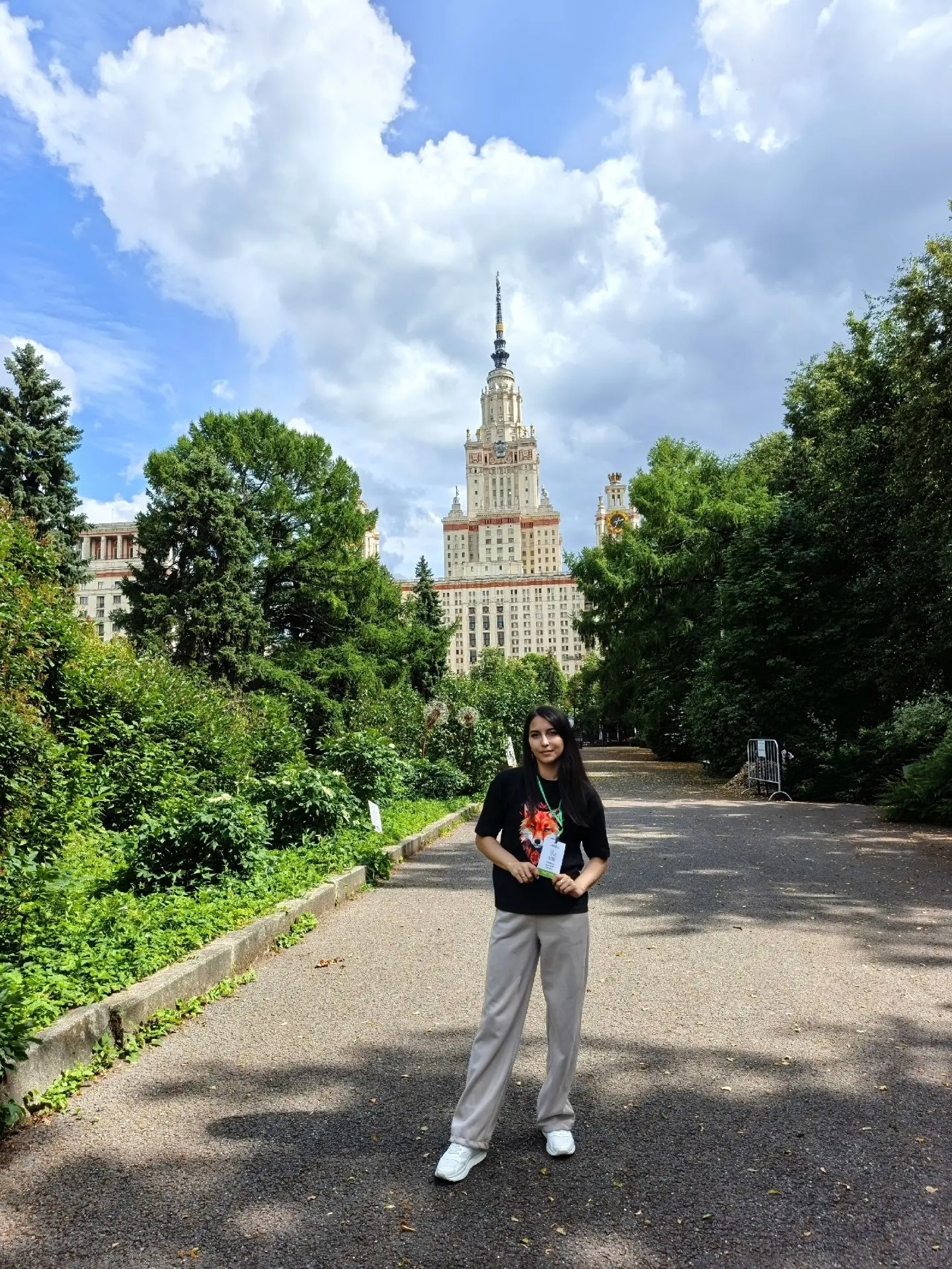 Кто-то получил первый диплом, а Анастасия Олеговна Байбикова🎓 отправилась в МГУ им. Ломоносова за..