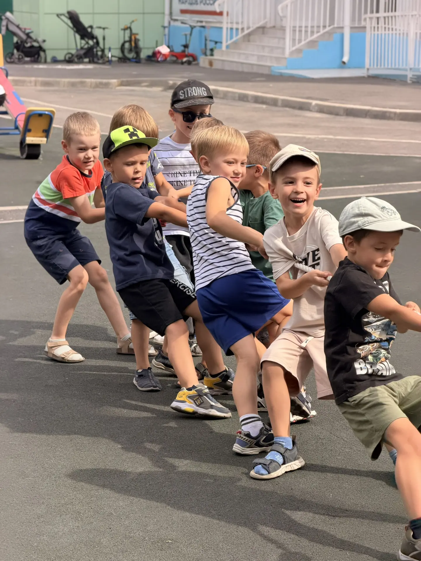 🤾🏽В старших группах ( корпус Жмайлова)прошел спортивный праздник «До свидания, лето!»...