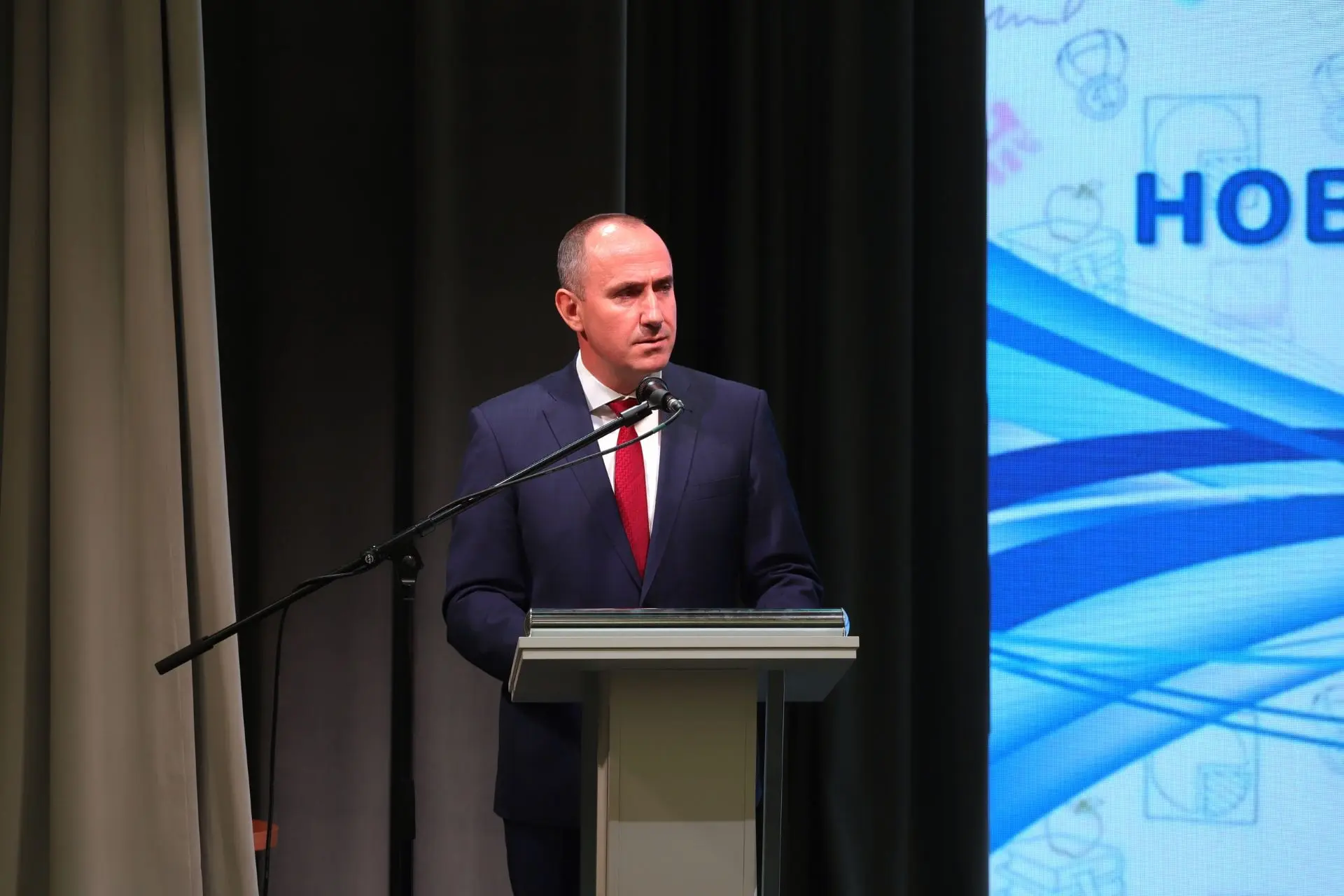 На днях с большим удовольствием приветствовал участников августовской педагогической ко...