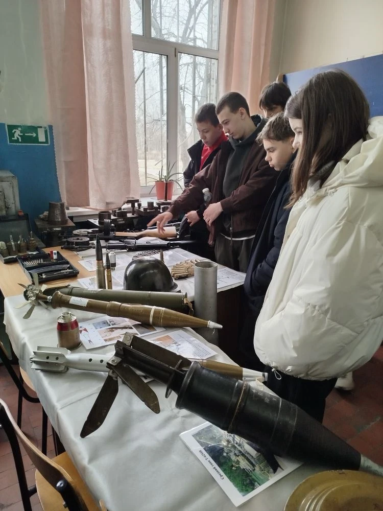 Апрель в нашей школе традиционно посвящен самому важному выбору — выбору будущей профессии. Учащиеся