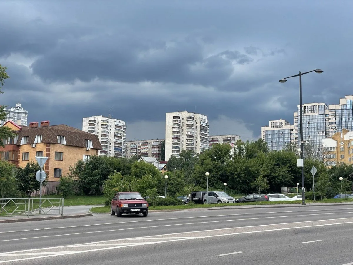 Сильные грозы и град надвигаются на Воронеж 8 августа