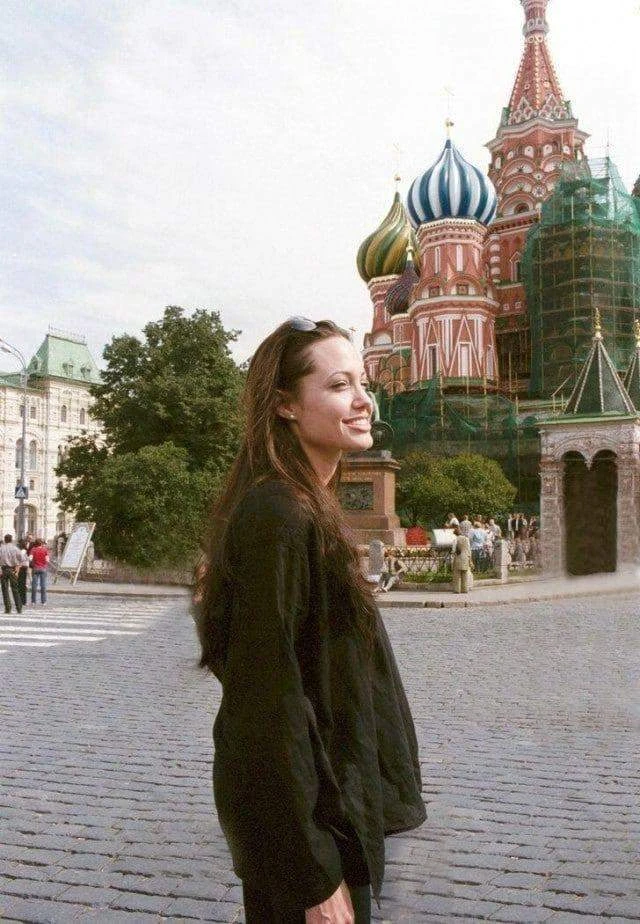 Анджелина Джоли на Красной площади, 2003 год