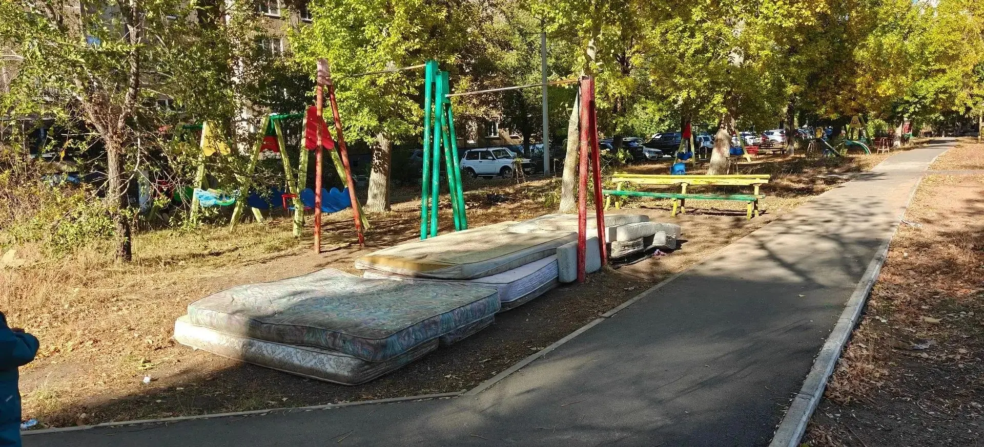 Школа олимпийского резерва во дворе пр.Победы 148