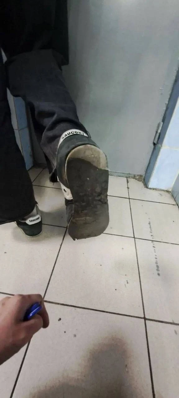 15-летнего подростка задержали после нападения на охранника ТЦ

Конфликт произошёл 20 июля в торгово