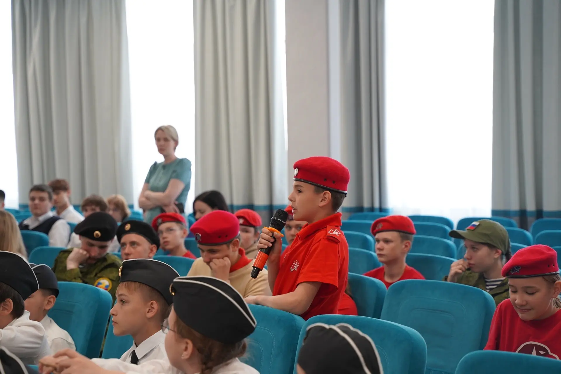 🇷🇺 Диалоги с Героями.  В МАОУ СОШ №16 имени В.П. Неймышева произошло знаменательное событие: в рамка