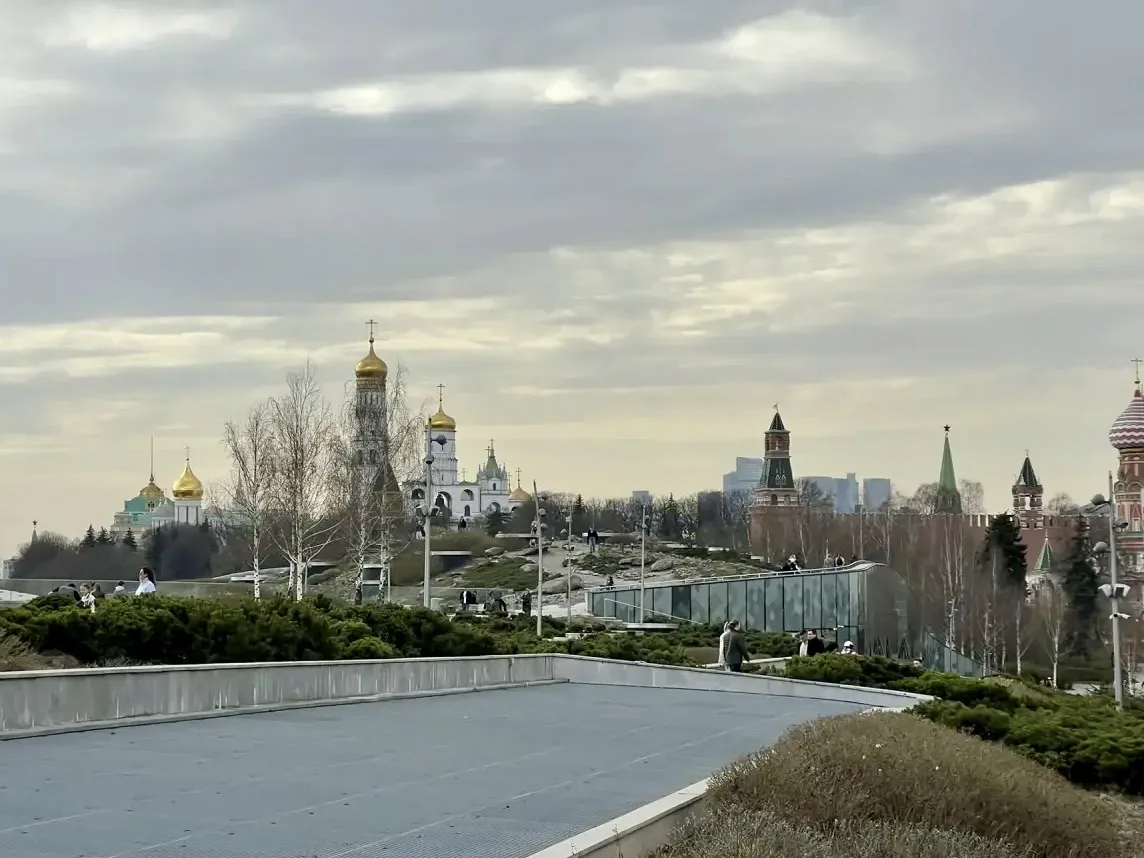 🌷 Весна в центре Москвы  🌈 В Москве наконец-то почувствовалась настоящая весна — и где её ловить, ка