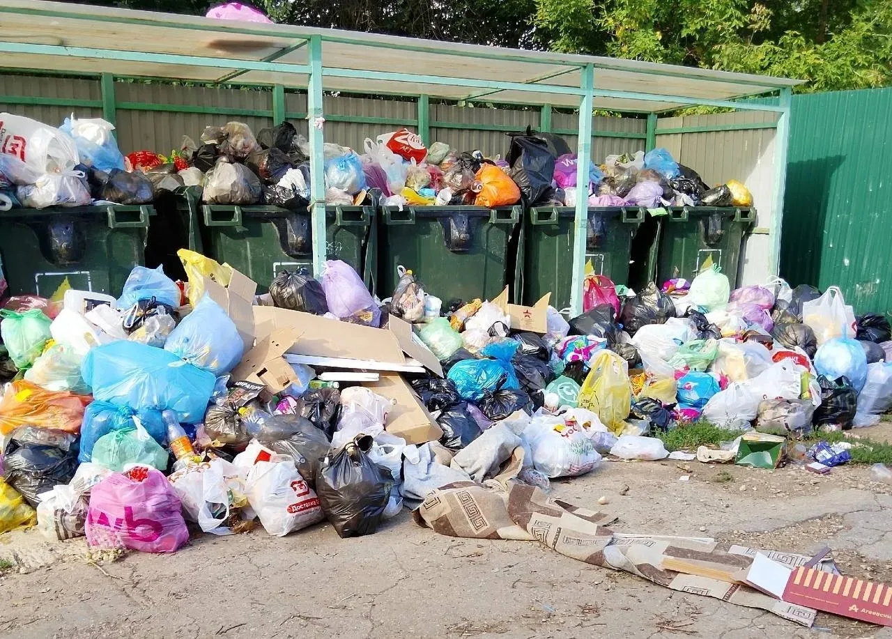 🗑 Жители Нефтегорска жалуются на заваленный мусором город