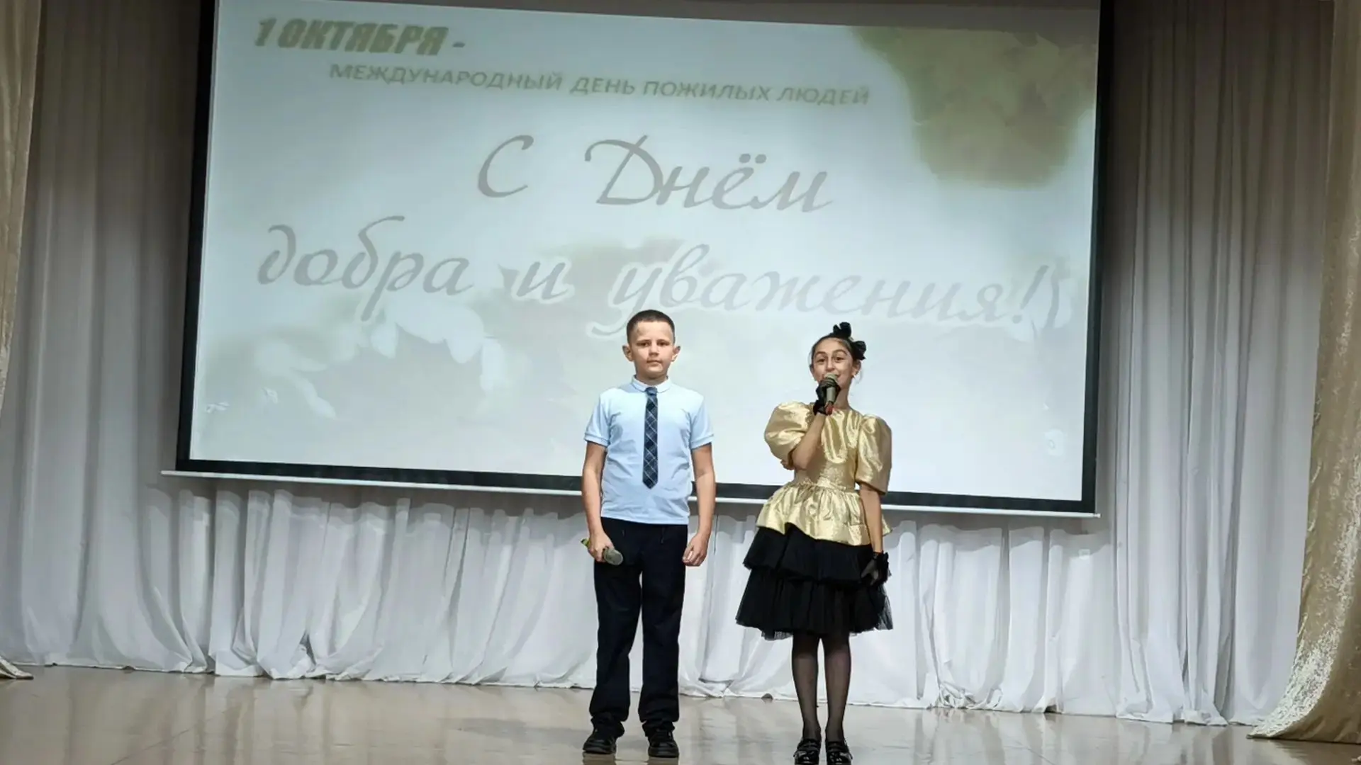 🌸 В Ивановском СДК прошёл трогательный концерт, посвящённый Дню пожилых людей! 🌸