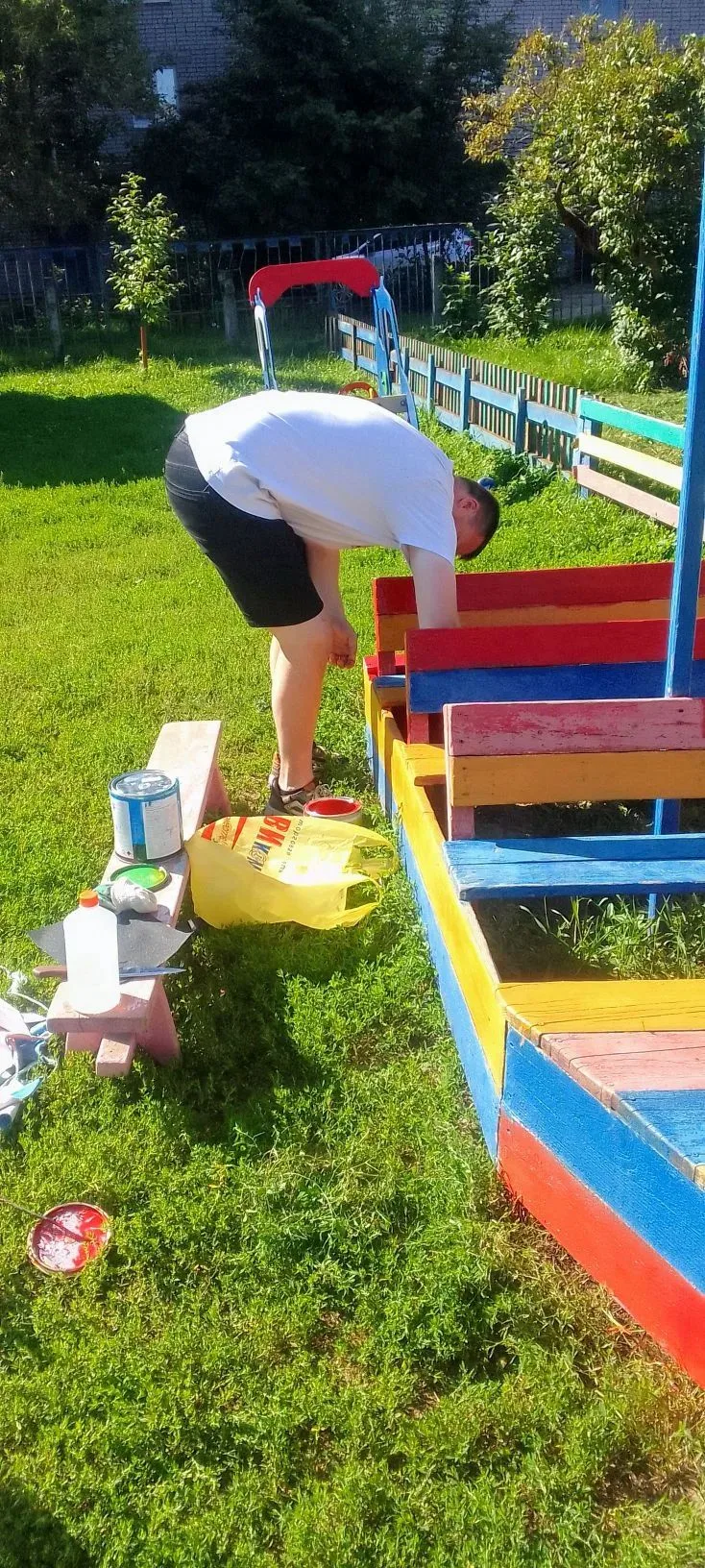 Спасибо  огромное родителям  группы  "Лучики" за помощь в благоустройстве  участка  дет...