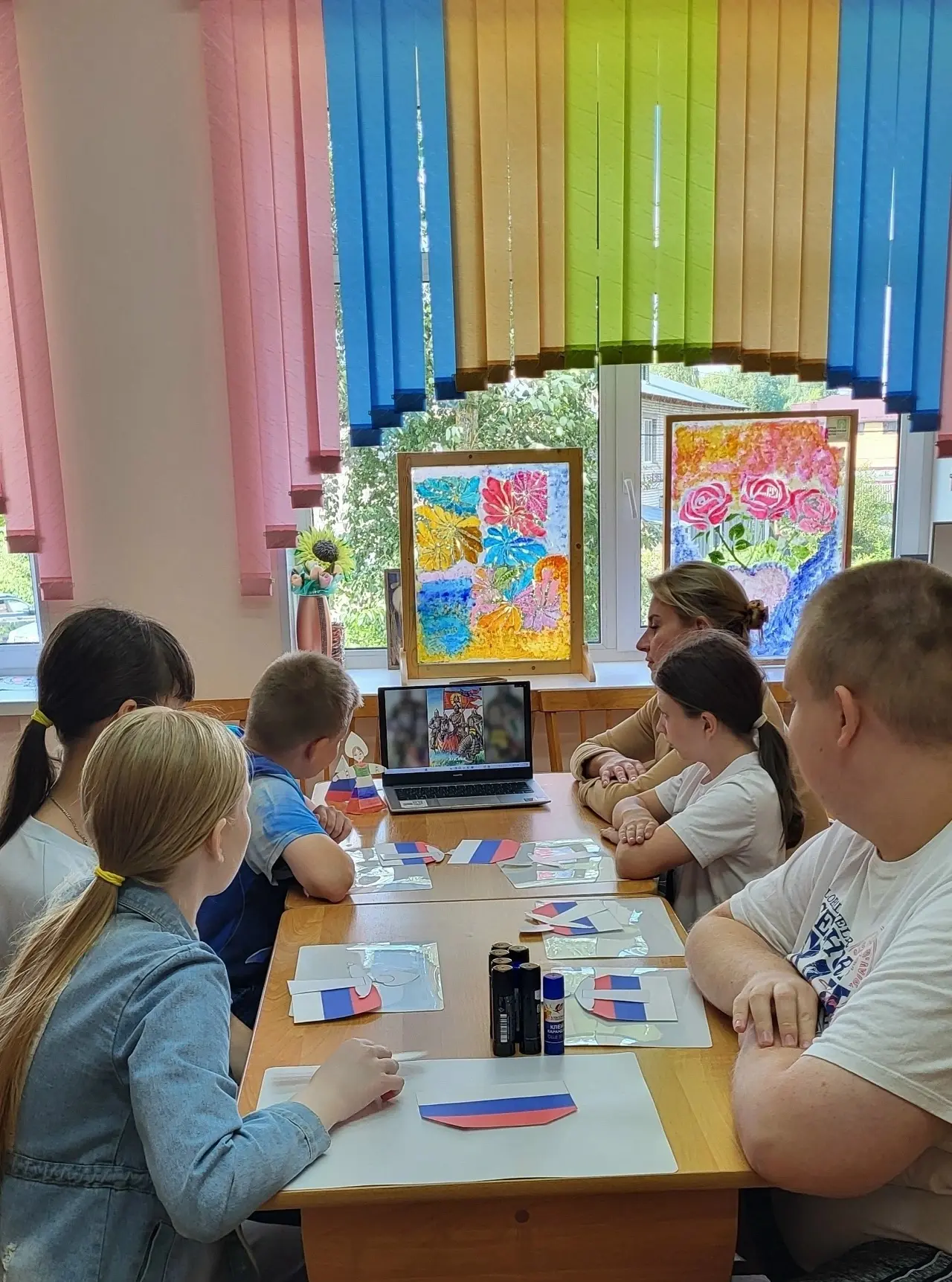 Три цвета русской славы