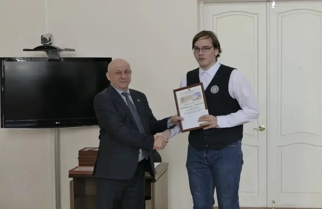 🏆 Награждение обучающихся нашей школы  6 апреля на расширенной планёрке в администрации Бобровского 