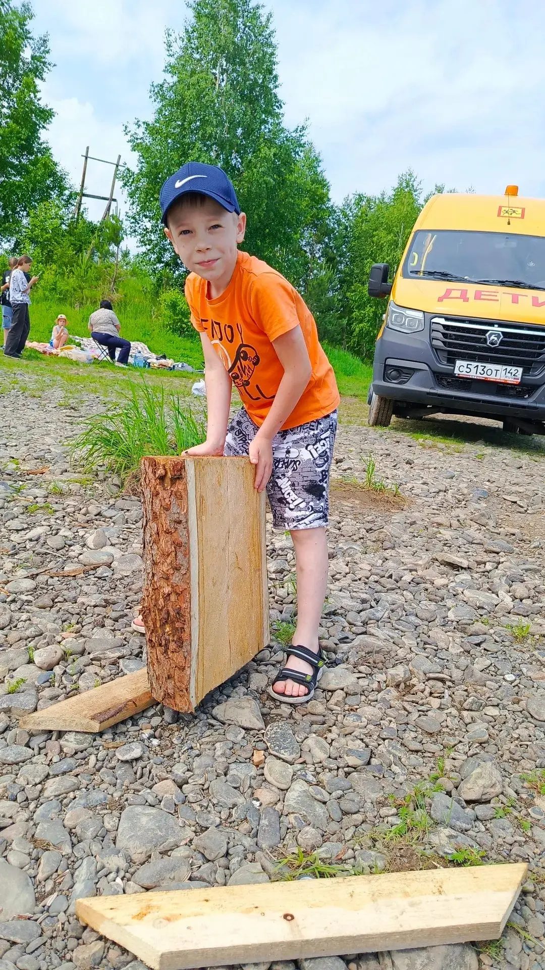 🏕️ Сегодня наш дружный коллектив ДПИ решил, что лучший способ найти новые идеи - это вырваться из с