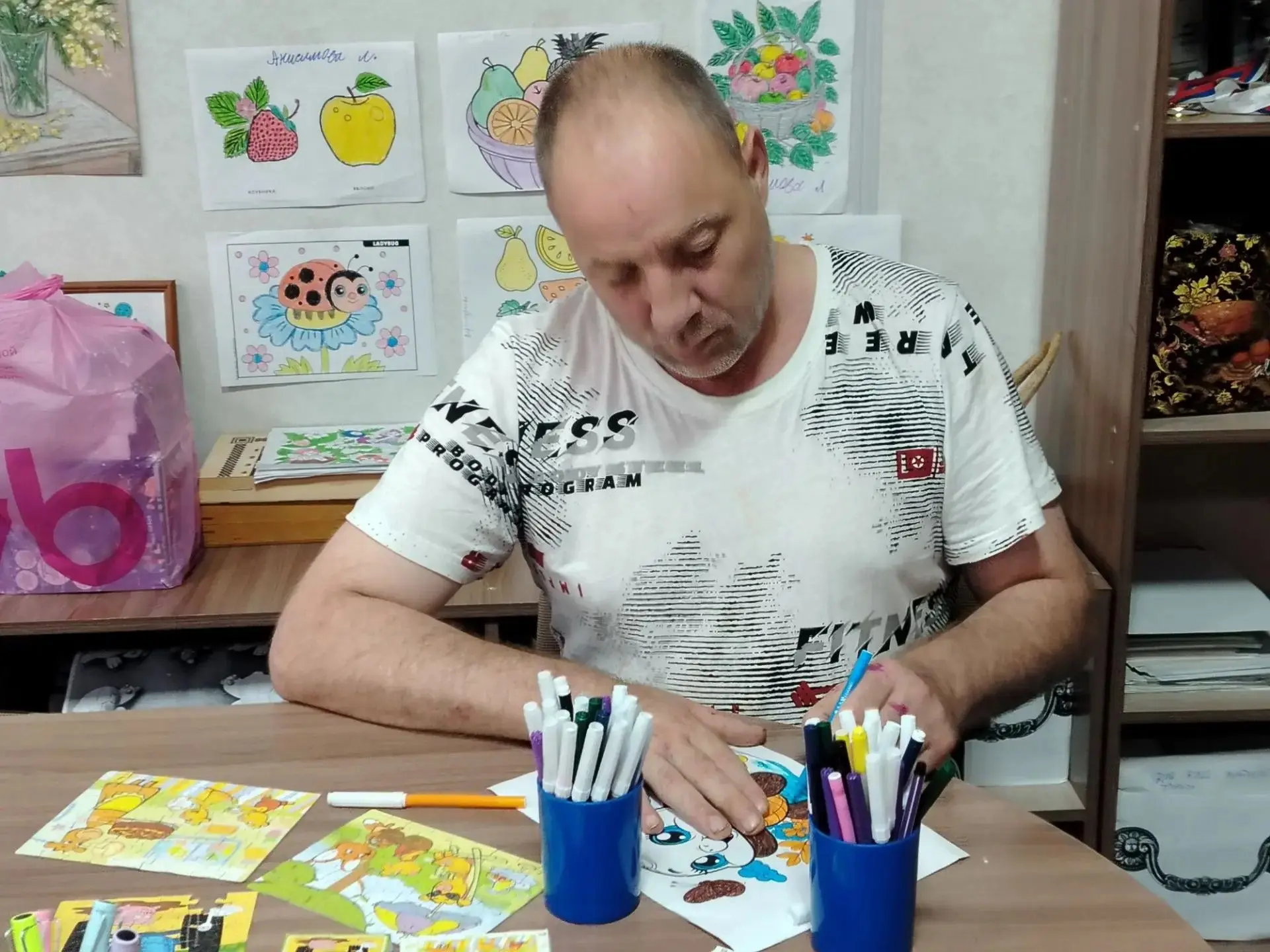 Сегодня — лето, творчество и тепло. ☀️🎨  
Мы провели конкурс рисунков, посвящённый самому любимому 