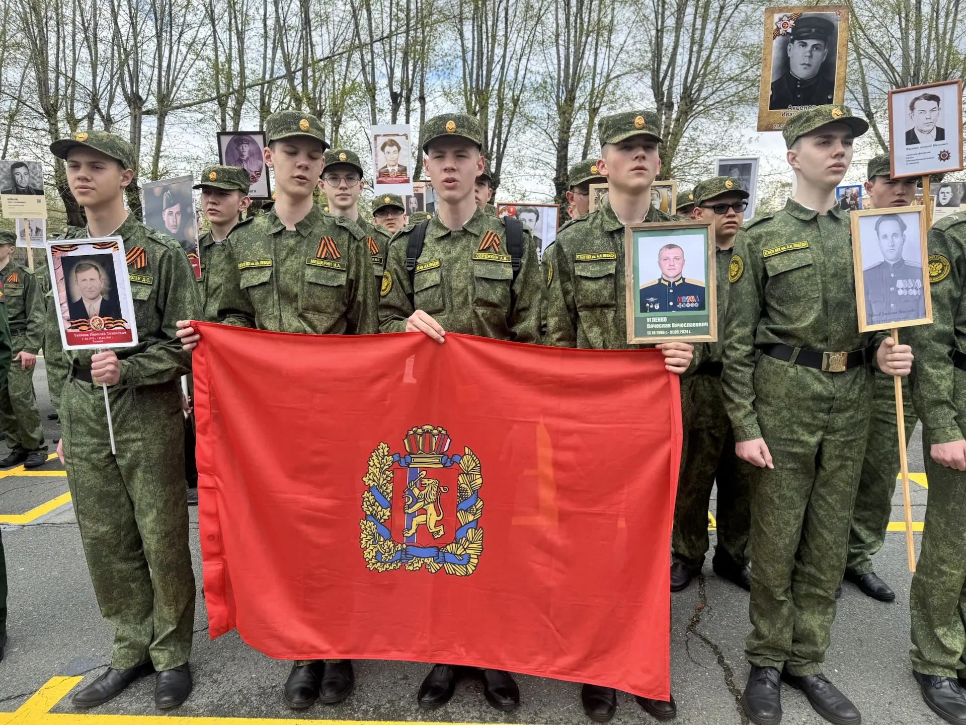 БЕССМЕРТНЫЙ ПОЛК  Каждый год на территории Красноярского кадетского корпуса проходит акция «Бессмерт