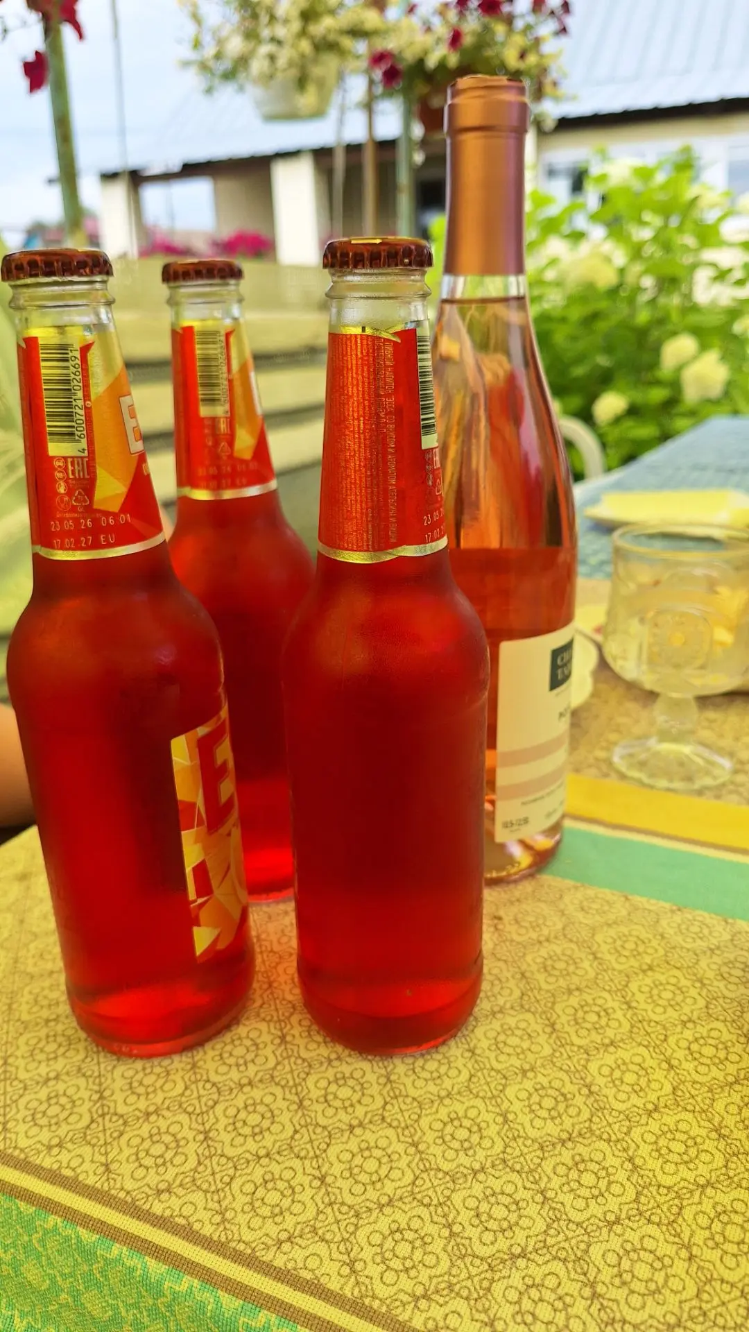 У нас с Олей сегодня красивый бар 😉👍🥂🍾