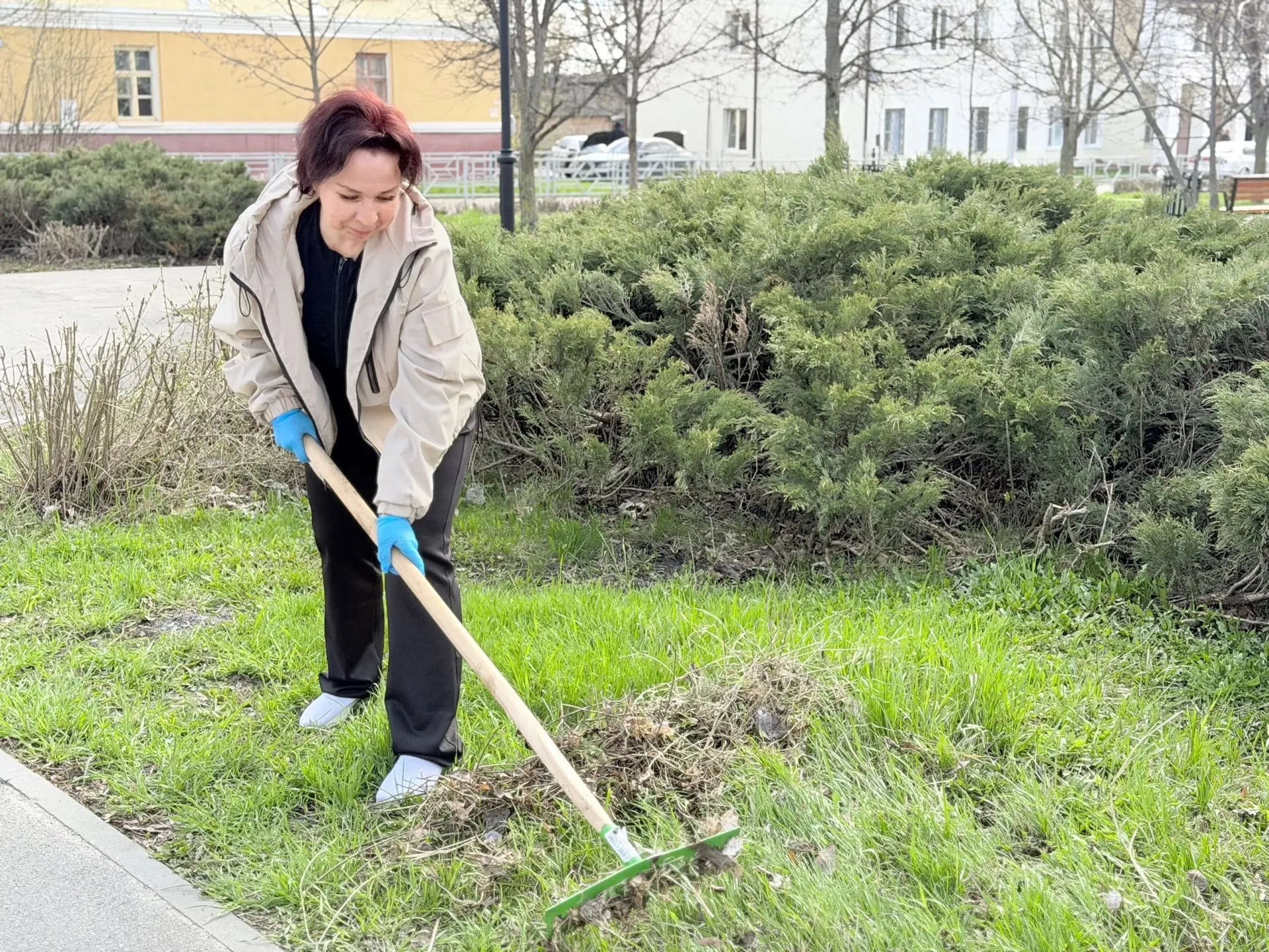 НЕ ПРОСТО УРОКИ, А ПОЛЕЗНЫЕ ДЕЛА! 💚🧹  Сегодня наша школа доказала: чистота начинается с каждого из н