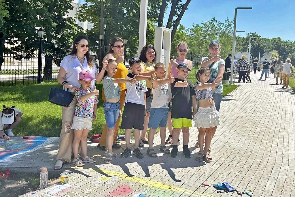 Лето, степь, Родина: День России в Гимназическом саду

Сегодня, в День России, одной из ведущих праз