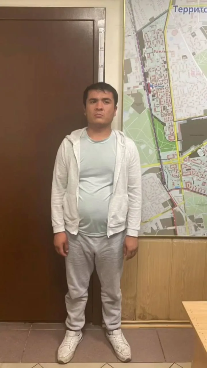 «Братья» из средней Азии, средь бела дня, избили человека и угнали внедорожник