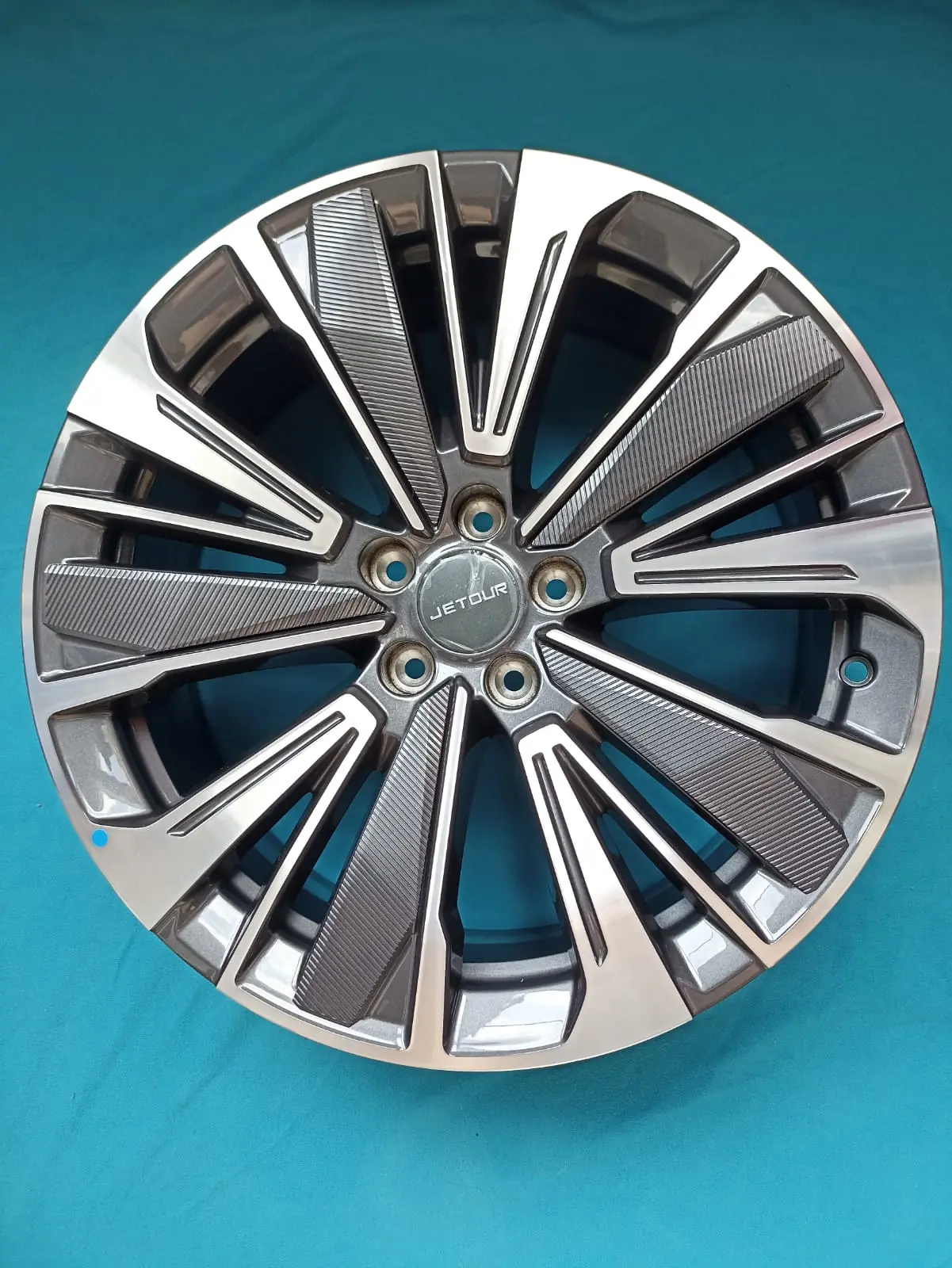 Продаются! Новые литые диски Jetour 7.5×R19 5×108.С датчиками. Цена 75 000 руб комплект...