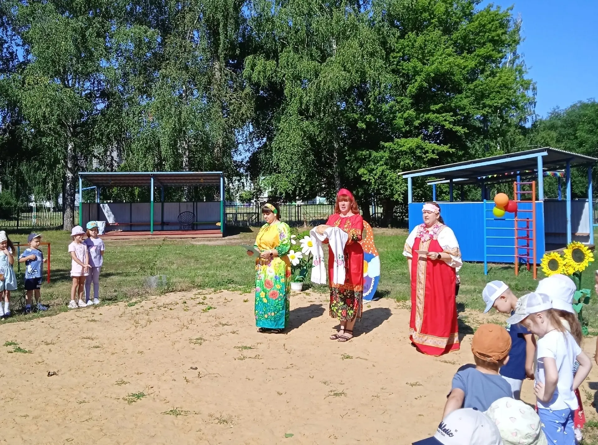 🌞15 июля в МКДОУ ЦРР – детский сад №17 г. Россоши прошел праздник «Да здравствует игра...