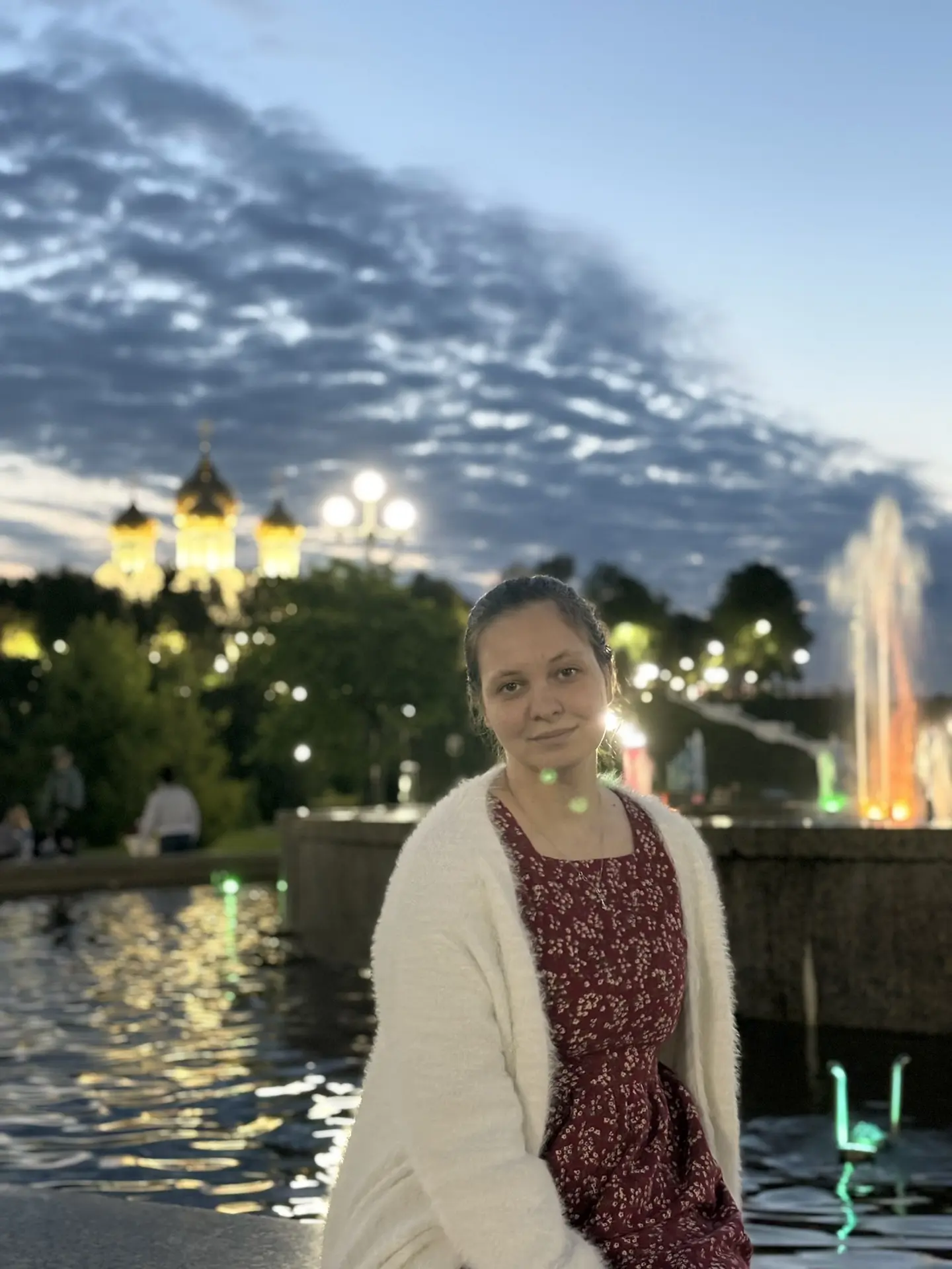 Вчера выбрались на прогулку по центру🌸
Так у нас красиво, еще салютом красивым на набережной полюбо