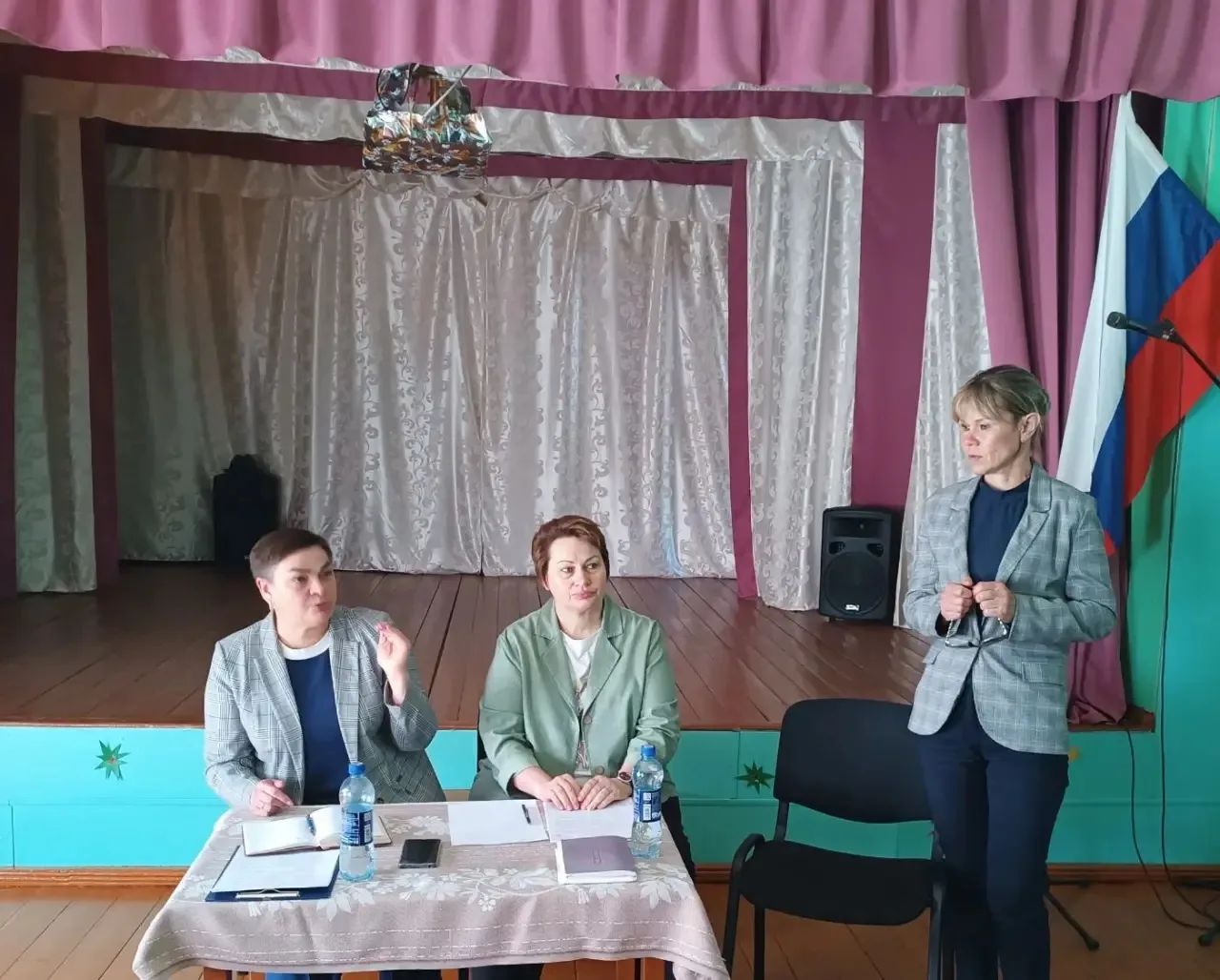 📑Отчетная встреча в Верхопаденьге: обсуждение ключевых проблем территории

На отчетной встрече, кот