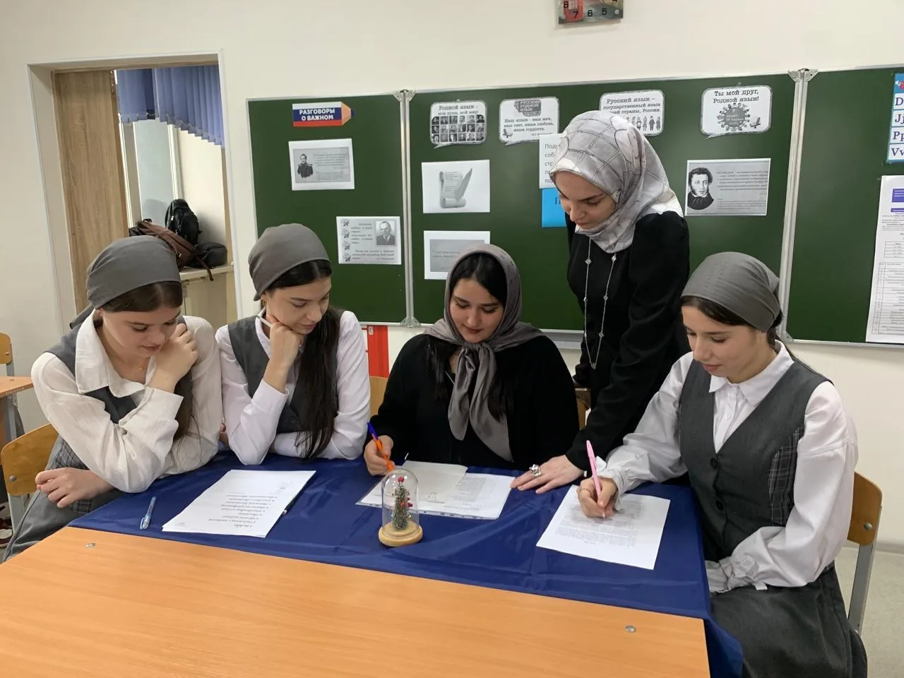 В рамках недели русского языка и литературы в 7-8 классах прошла увлекательная викторин...