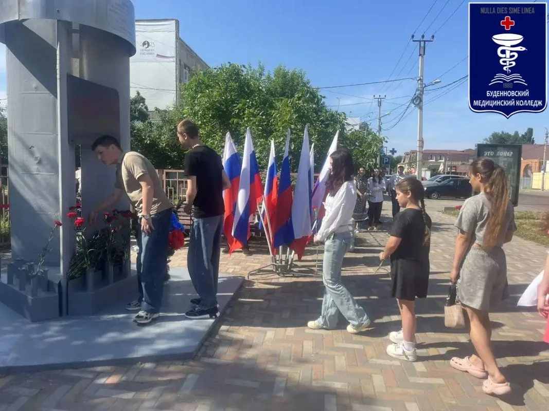 🇷🇺Мы помним. Память, объединяющая поколения
Администрация и обучающиеся ГБПОУ СК «Буденновский мед