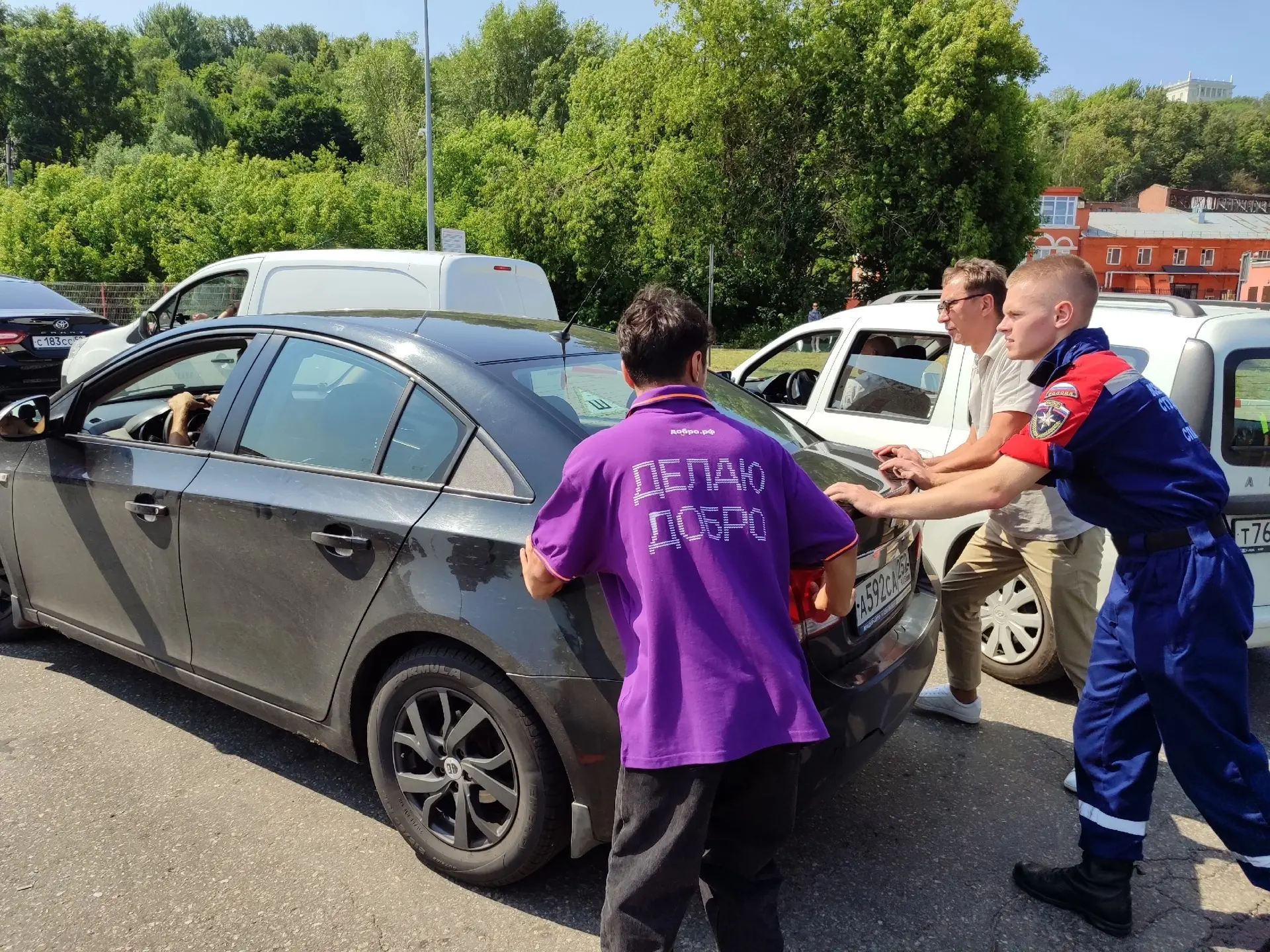 Уже четвёртый день Добровольцы Нижегородского РО ВСКС оказывают помощь на АЗС Нижнего Н...