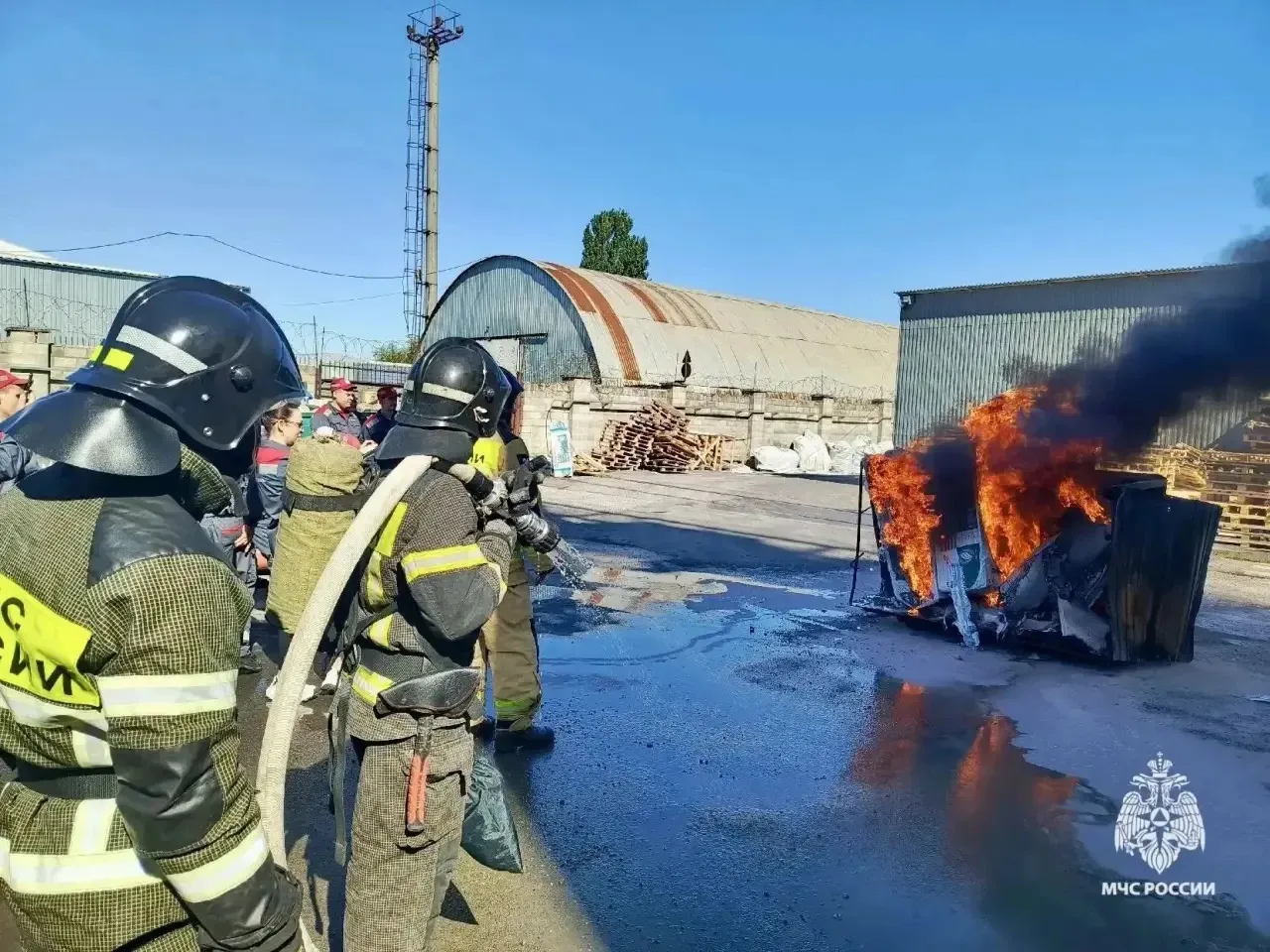 Огнеборцы СПСЧ ликвидировали условный пожар на кровле завода в Минераловодском округе