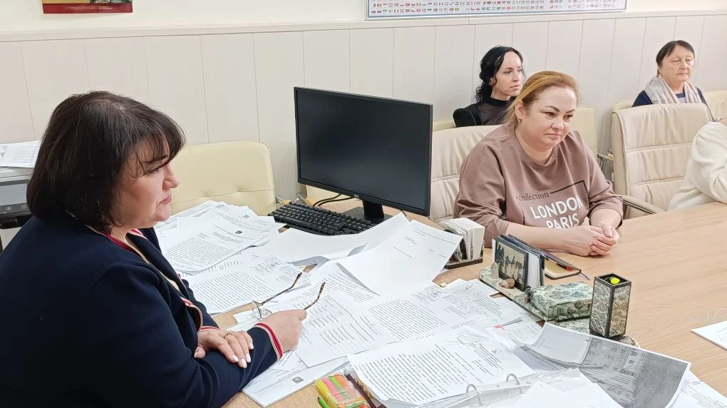 🩺 Проведение профосмотров обсудили со специалистом  🟢 17 апреля при первом заместителе главы округа 