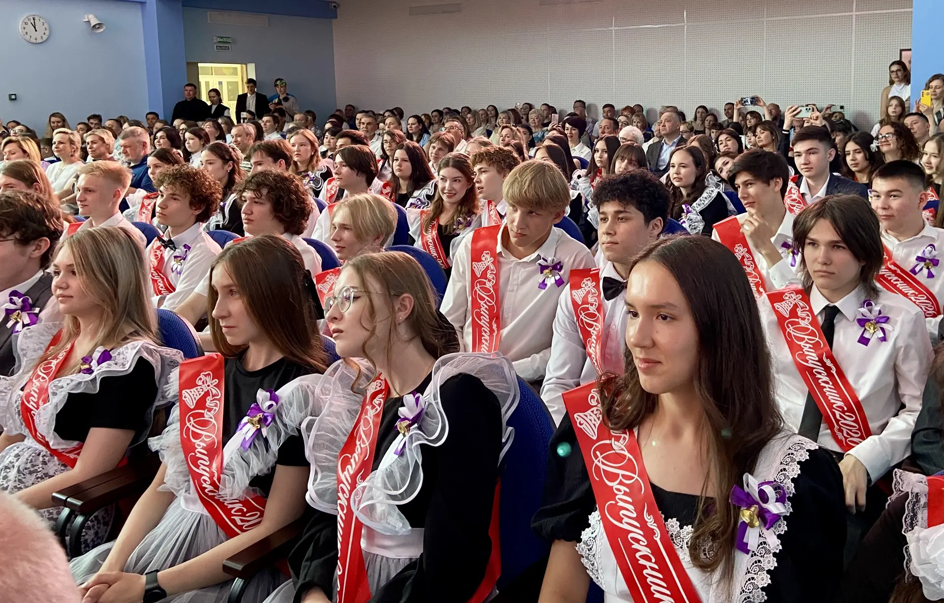🔔 Сегодня в нашей гимназии №115 случился тот самый момент, который одновременно наполняет сердце гор