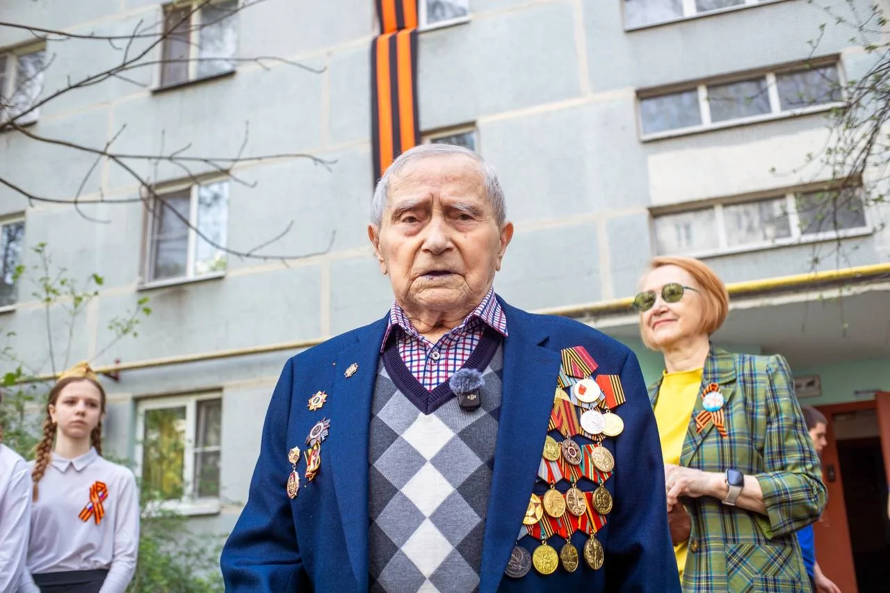🕊 Парад Победы у дома ветерана.   В #КадетскаяШкола45 (МОУ Кадетская школа, г.о. Люберцы) прошла тро