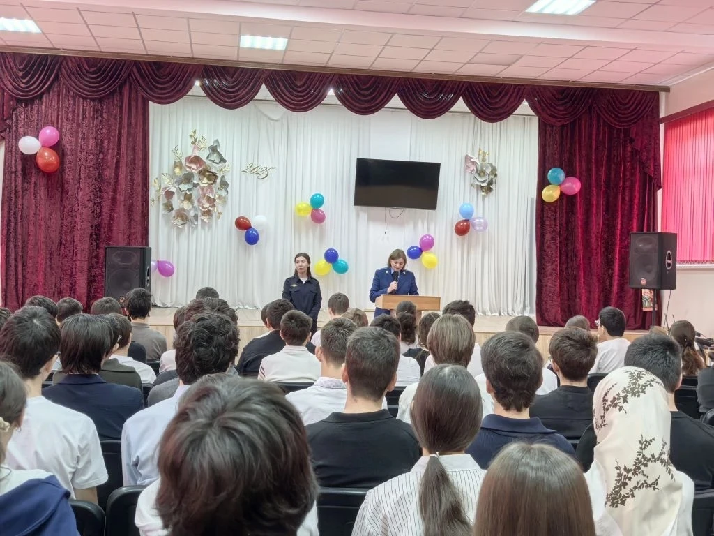 Профилактика правовой грамотности в школе  Сегодня в школе прошла важная встреча, направленная на фо