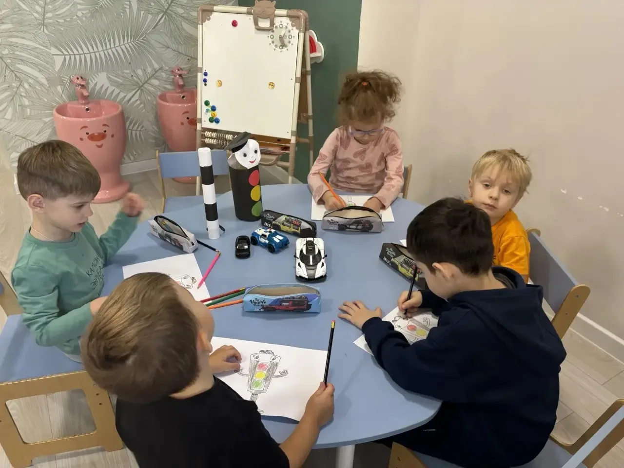 🎨 Сегодня продолжаем тему светофора