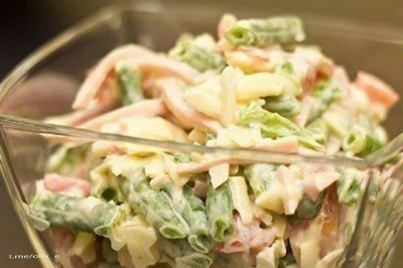 Салат с ветчиной и стручковой фасолью 🥗