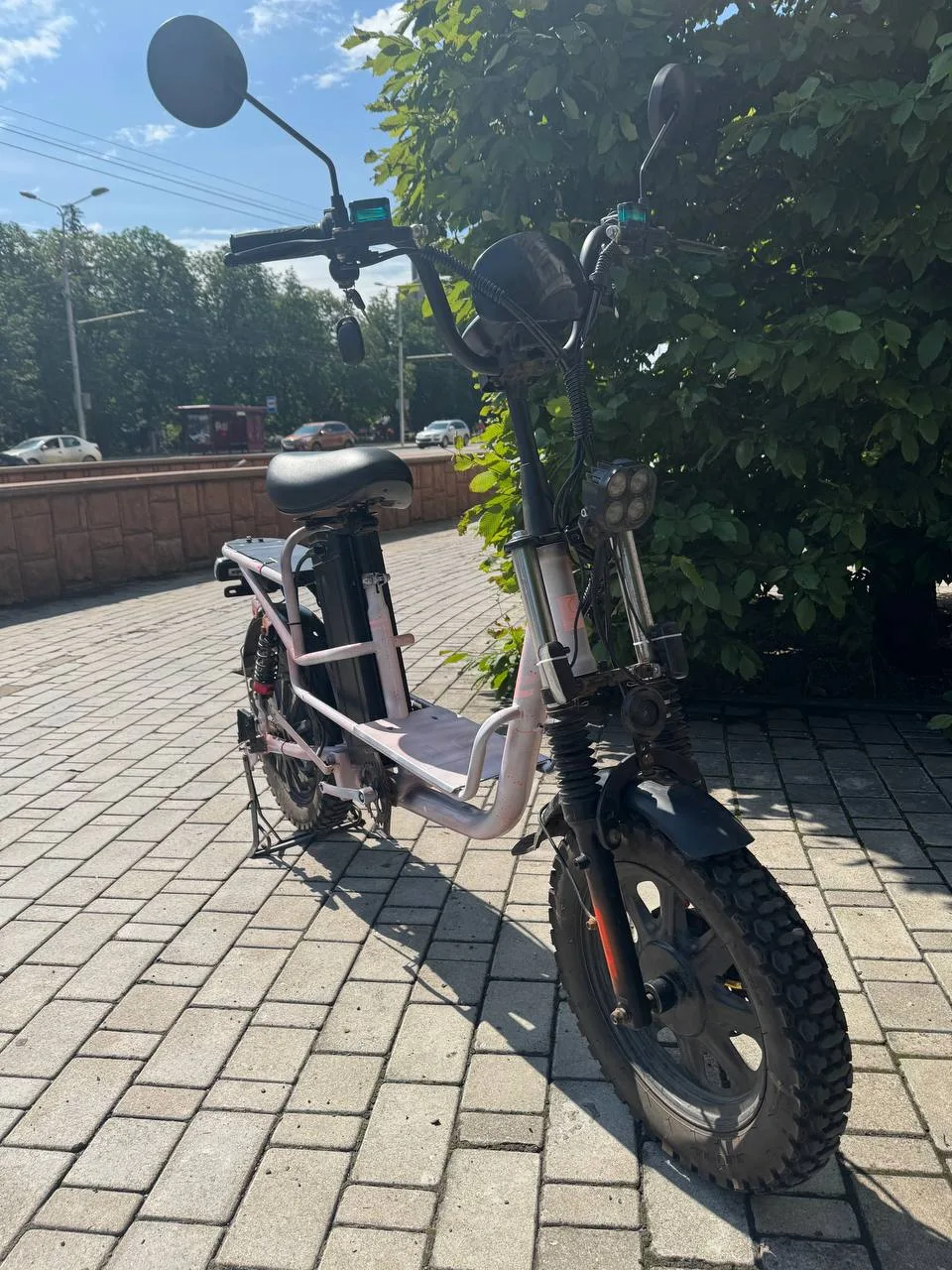 Электровелосипед GT Monster в хорошем состоянии.

Плюсы:

➡Не требует заправки дефицитным топливом. 