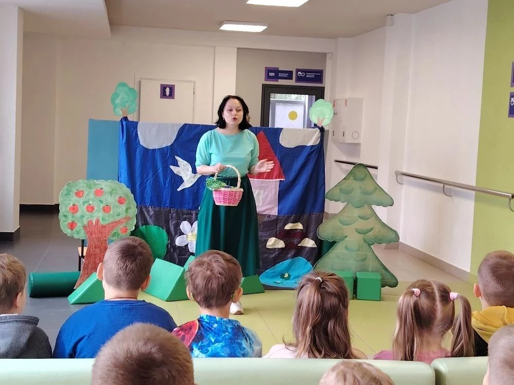 СПЕКТАКЛЬ «КРАСНАЯ ШАПОЧКА» 
В МЕЖДУНАРОДНЫЙ ДЕНЬ ЗАЩИТЫ ДЕТЕЙ 
В АКАДЕМИИ ДЛЯ МАЛЫШЕЙ

🌟 1 июня в 