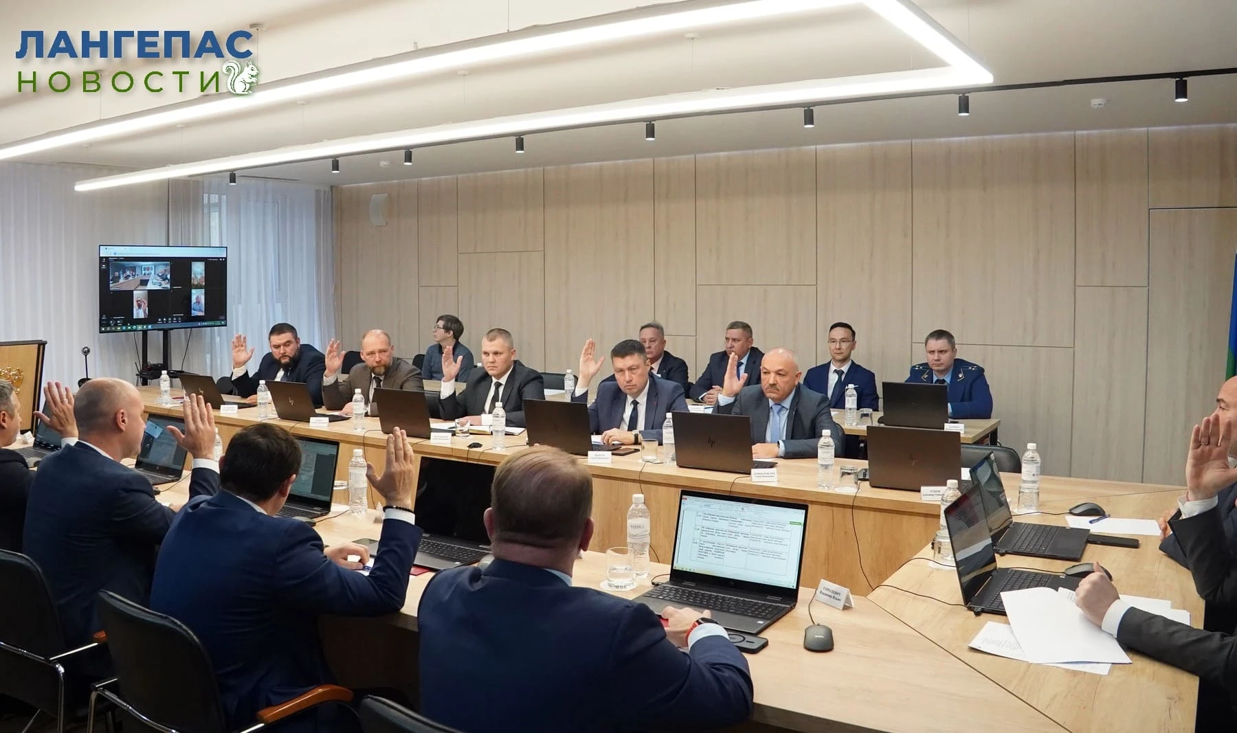 Председателем думы Лангепаса нового созыва избран Роман Поникаровских, его заместителем...